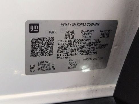 Used 2025 Chevrolet Trax LT FWD image 32