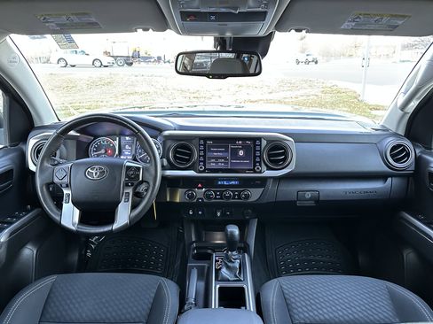 Used 2022 Toyota Tacoma SR5 w/ Trail Edition image 26