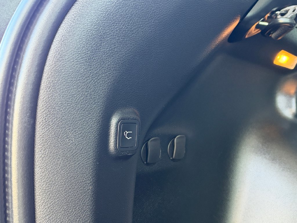 Certified 2020 Jeep Cherokee Limited AWD/4WD image 29