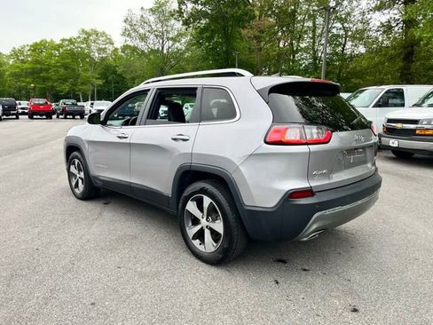 Used 2019 Jeep Cherokee Limited AWD/4WD image 10