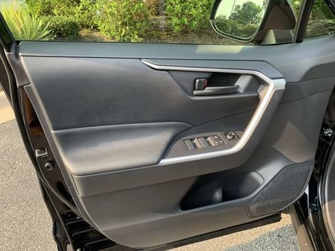 Certified 2025 Toyota RAV4 LE AWD/4WD image 17