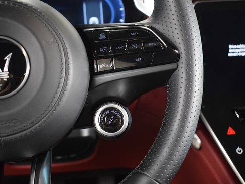 Used 2024 Maserati Grecale Trofeo image 27