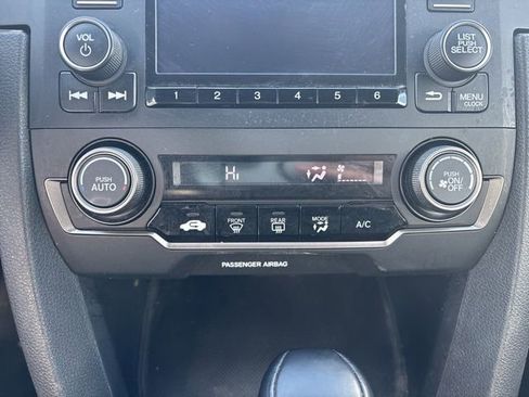 Used 2017 Honda Civic Sport image 28