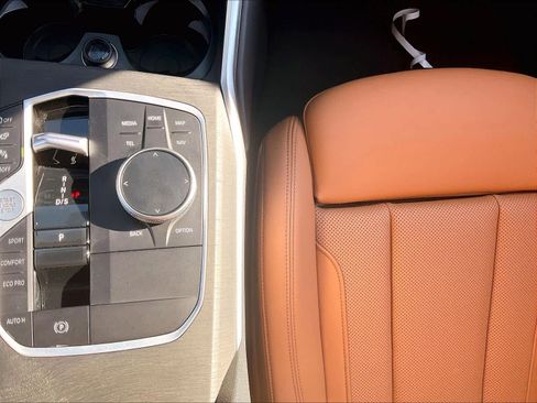 Used 2024 BMW 330i xDrive Sedan w/ Premium Package AWD/4WD image 35