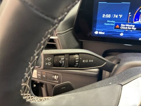 Used 2024 Chevrolet Traverse LT FWD image 25