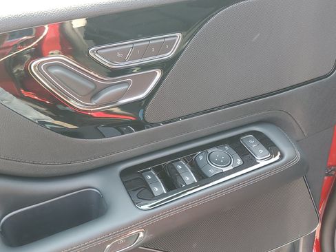New 2026 Lincoln Aviator AWD image 9