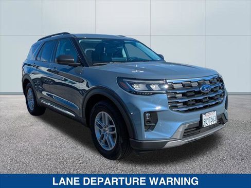 Used 2025 Ford Explorer Active w/ Active Comfort Package image 7