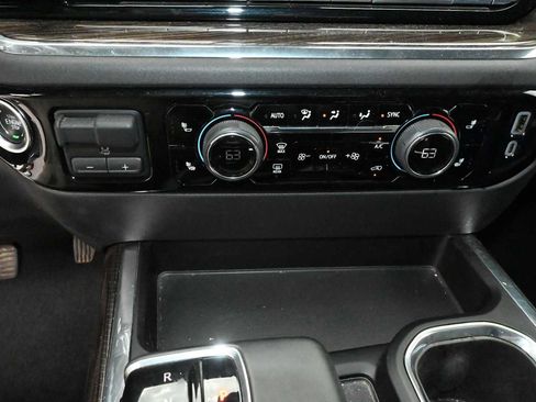 Used 2024 Chevrolet Silverado 1500 LT Trail Boss w/ LPO, Dark Essentials Package AWD/4WD image 17