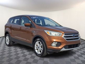 Used 2017 Ford Escape SE video 1