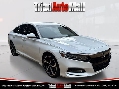 Used 2018 Honda Accord Sport image 3
