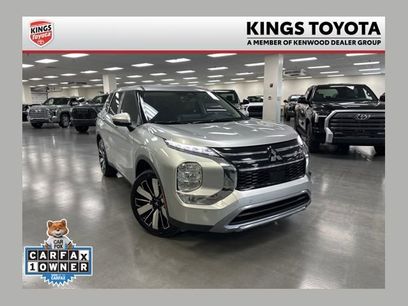 Used 2025 Mitsubishi Outlander SE