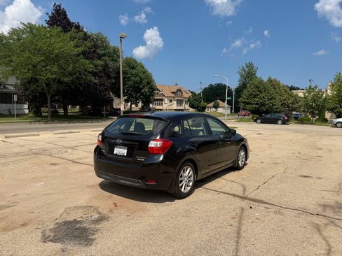 Used 2014 Subaru Impreza 2.0i Premium w/ All-Weather Package w/CVT AWD/4WD image 7