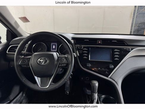 Used 2018 Toyota Camry SE image 18
