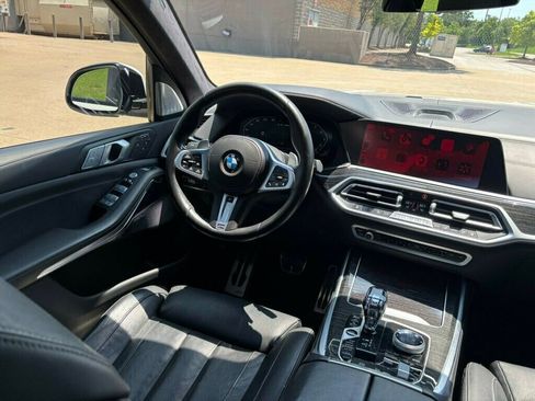 Used 2021 BMW X7 M50i w/ Dynamic Handling Package AWD/4WD image 28