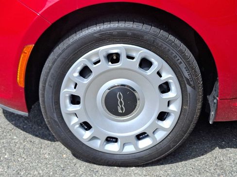 Used 2015 FIAT 500 Pop FWD image 9