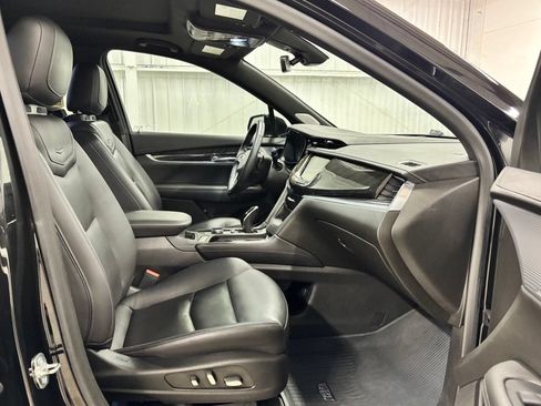 Used 2022 Cadillac XT6 Premium Luxury FWD image 23