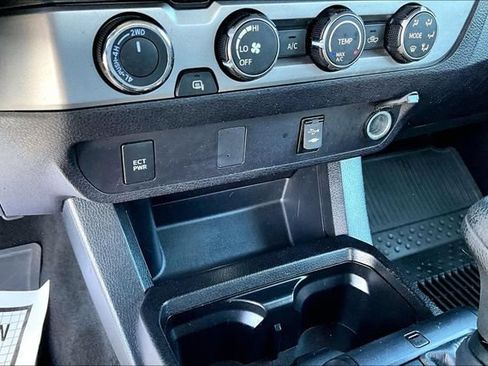 Used 2019 Toyota Tacoma SR AWD/4WD image 16