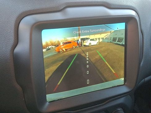 Used 2023 Jeep Renegade Trailhawk image 19