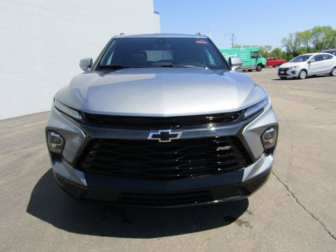 Used 2024 Chevrolet Blazer RS w/ Enhanced Convenience Package AWD/4WD image 3
