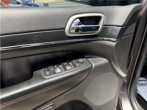 Used 2018 Jeep Grand Cherokee Trailhawk w/ Trailhawk Luxury Group AWD/4WD image 15