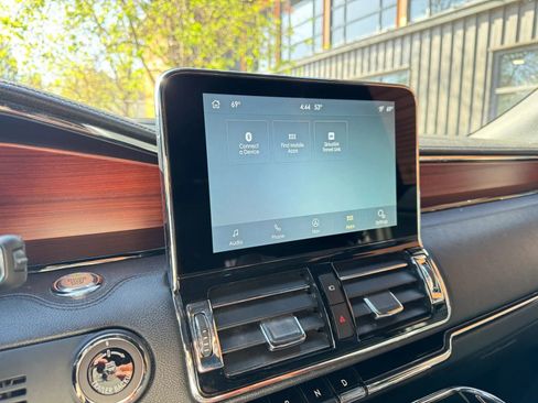 Used 2021 Lincoln Navigator L Reserve AWD/4WD image 17