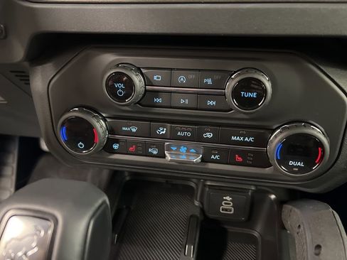 New 2026 Ford Bronco Raptor AWD/4WD image 13