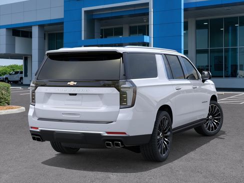 New 2026 Chevrolet Suburban High Country AWD/4WD image 4