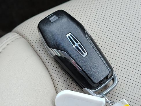 Used 2016 Lincoln MKZ w/ Equipment Group 300A Reserve FWD image 39