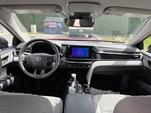Used 2025 Toyota Camry LE w/ Convenience Package FWD image 15