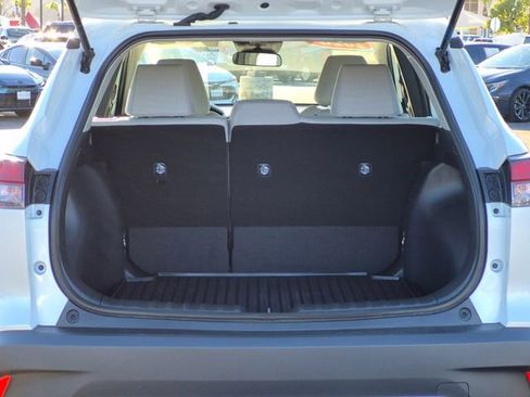 Used 2026 Toyota Corolla Cross L image 6