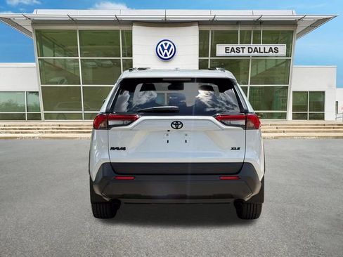 Used 2025 Toyota RAV4 XLE Premium FWD image 5