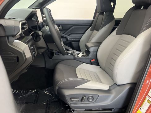 Used 2025 Toyota Tacoma TRD Sport w/ TRD Sport Upgrade Package AWD/4WD image 12
