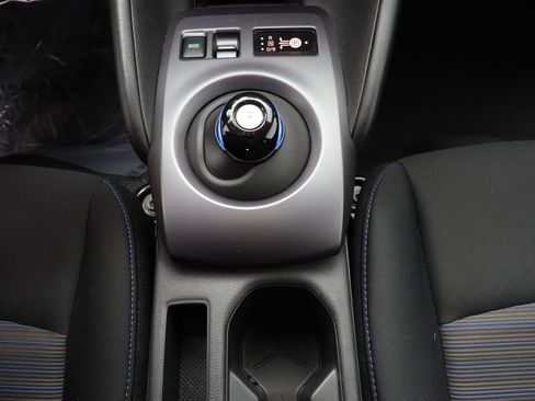 Used 2023 Nissan Leaf S image 12