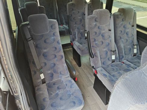 Used 2019 Mercedes-Benz Sprinter 2500 image 26