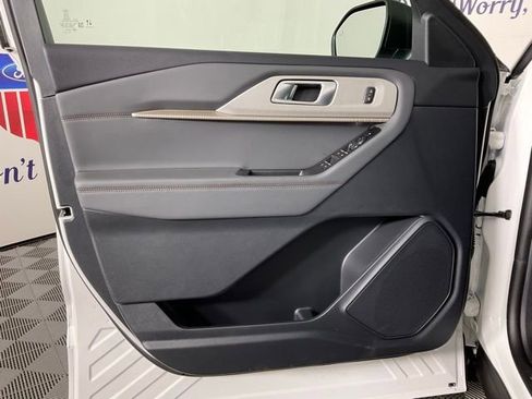 New 2026 Ford Explorer Active image 12