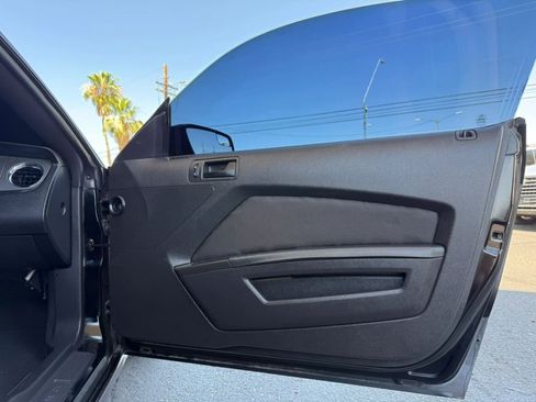 Used 2012 Ford Mustang GT RWD image 31