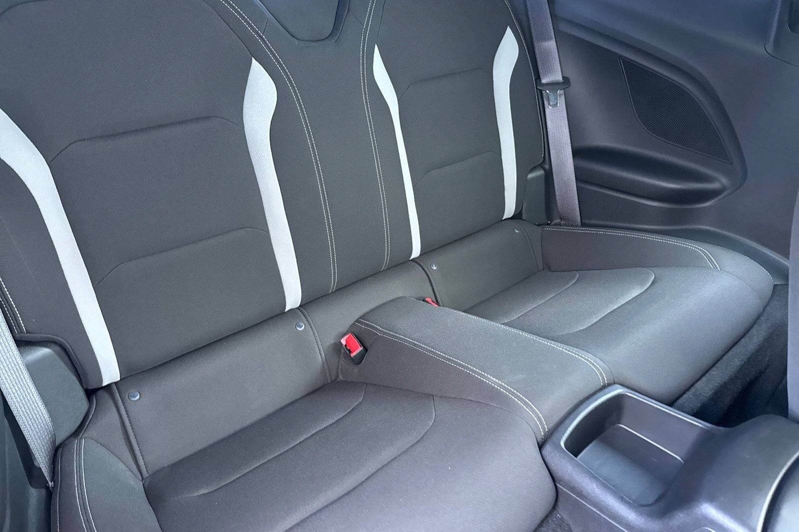 Used 2016 Chevrolet Camaro LT RWD image 31