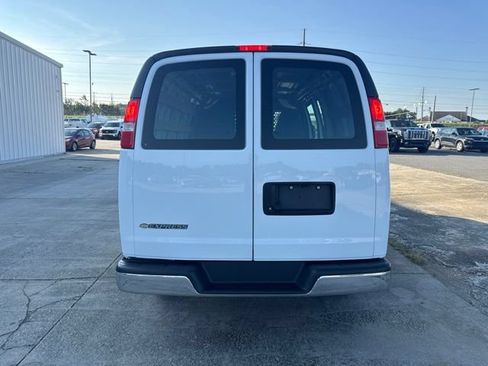 Used 2025 Chevrolet Express 2500 w/ Driver Convenience Package RWD image 4