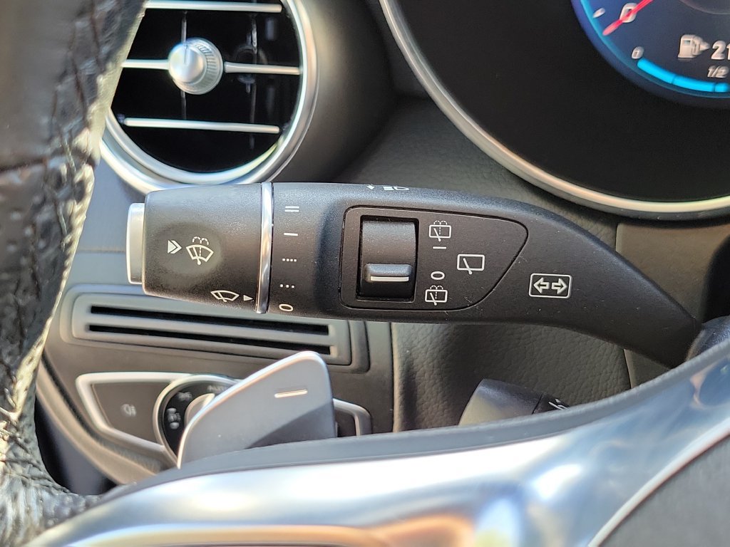 Used 2022 Mercedes-Benz GLC 300 image 31