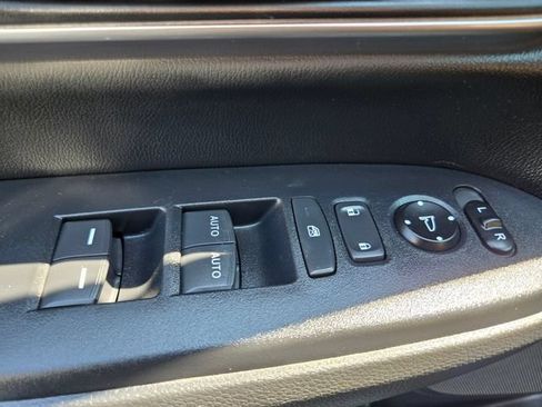 Used 2022 Honda CR-V Touring image 37