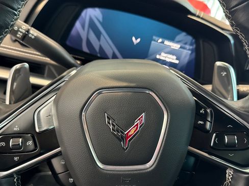 Used 2022 Chevrolet Corvette Stingray Convertible w/ Z51 Performance Package image 25