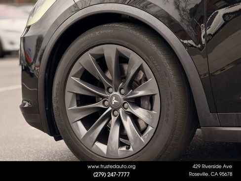 Used 2018 Tesla Model X 75D image 23