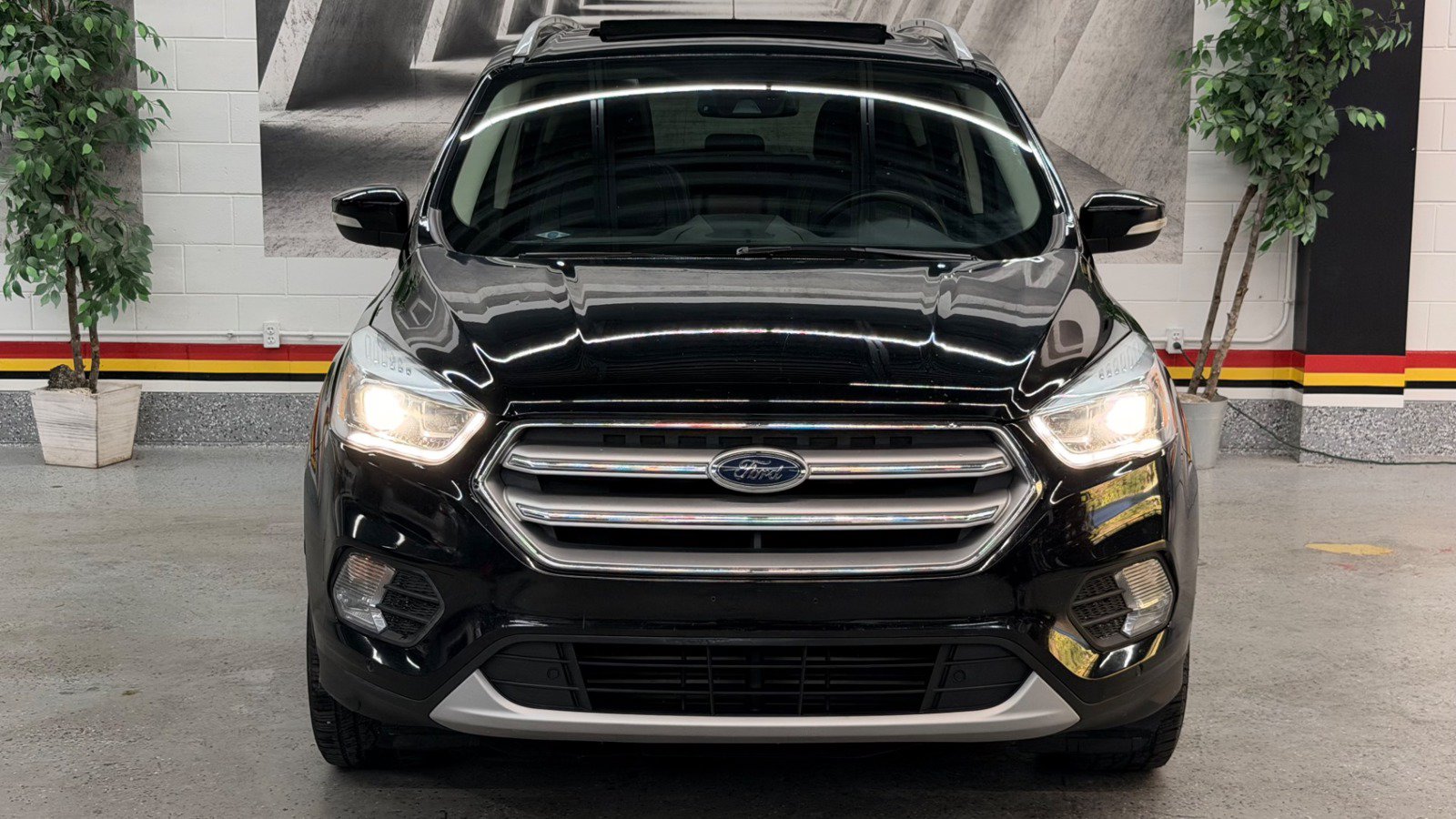 Used 2017 Ford Escape Titanium w/ Equipment Group 301A AWD/4WD image 2