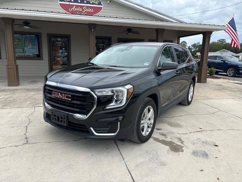 Used 2024 GMC Terrain SLE FWD image 1