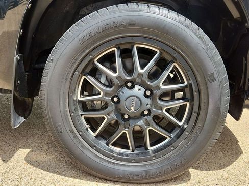 Used 2019 Toyota Tundra SR5 w/ SR5 Upgrade Package RWD image 2