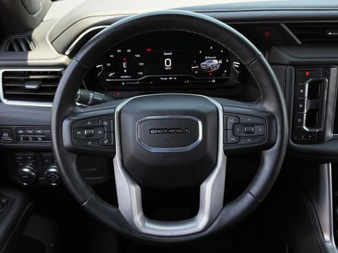 Used 2024 GMC Yukon Denali AWD/4WD image 18