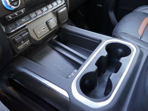 Used 2022 GMC Sierra 1500 AT4 w/ AT4 Premium Package image 17