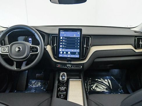 Certified 2026 Volvo XC60 B5 Plus w/ Climate Package PRO AWD/4WD image 15