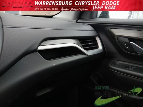 Used 2024 GMC Terrain SLE AWD/4WD image 28