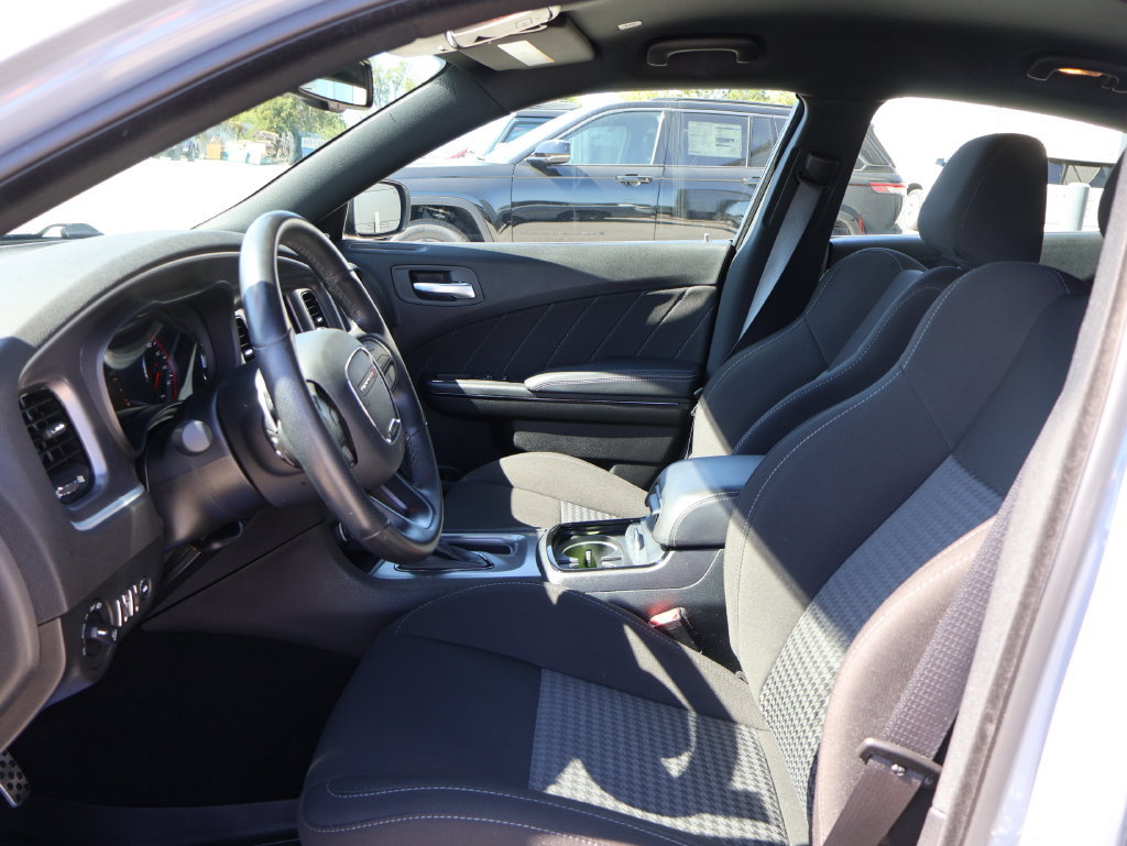 Used 2020 Dodge Charger R/T w/ Blacktop Package RWD image 23